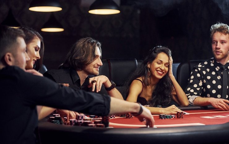 Push notification example from kartu66 app showing live-dealer table availability